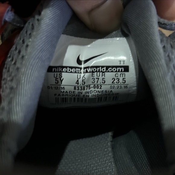 Nike Presto Cool Gray University Red Size 5y - Picture 6 of 6